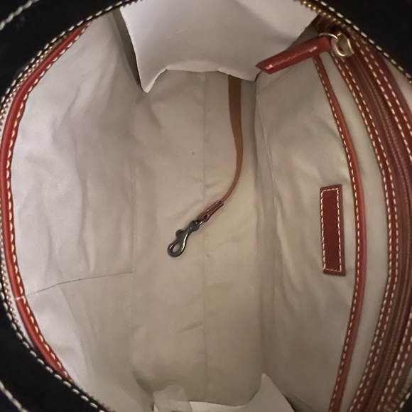 Dooney & Bourke Black Tote. - Picture 2 of 2